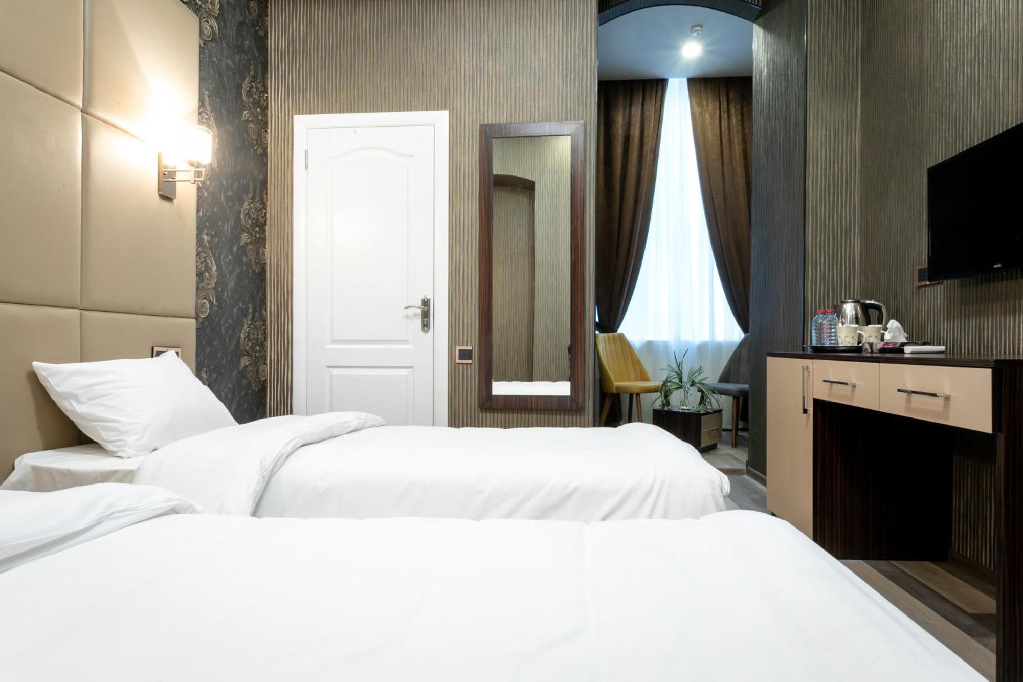 Garden Inn Nizami Hotel Baku Bagian luar foto