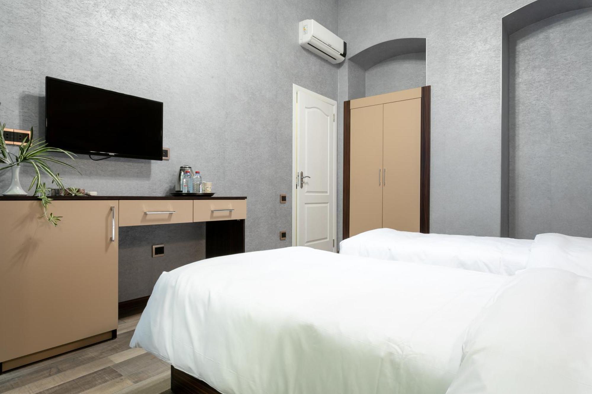 Garden Inn Nizami Hotel Baku Bagian luar foto