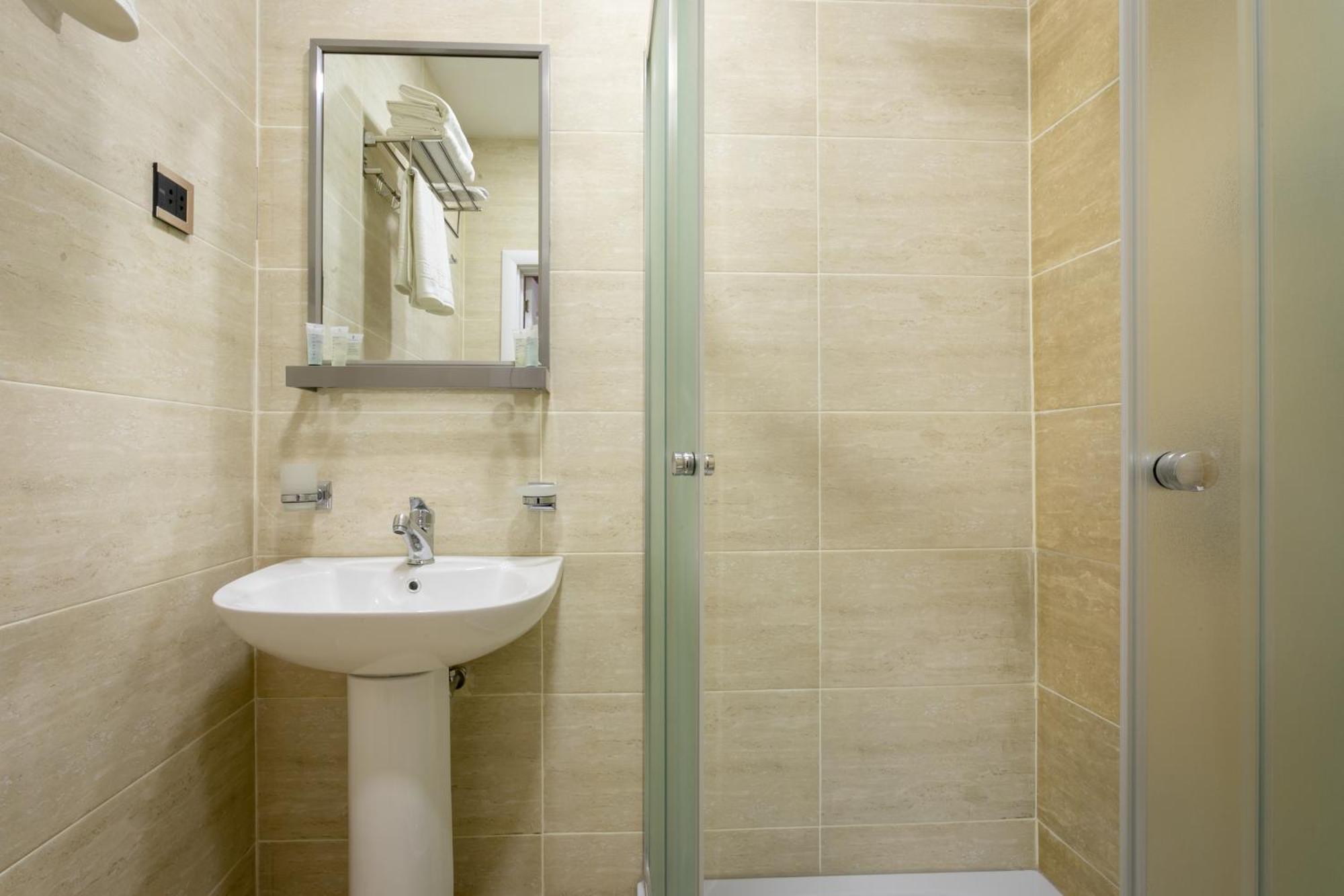 Garden Inn Nizami Hotel Baku Bagian luar foto